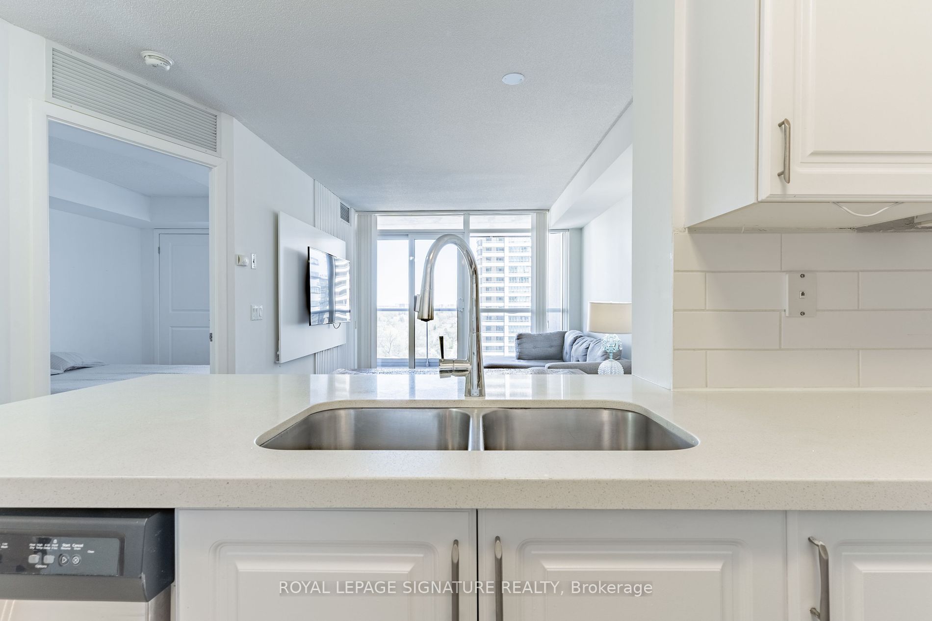 4968 Yonge St, #1708