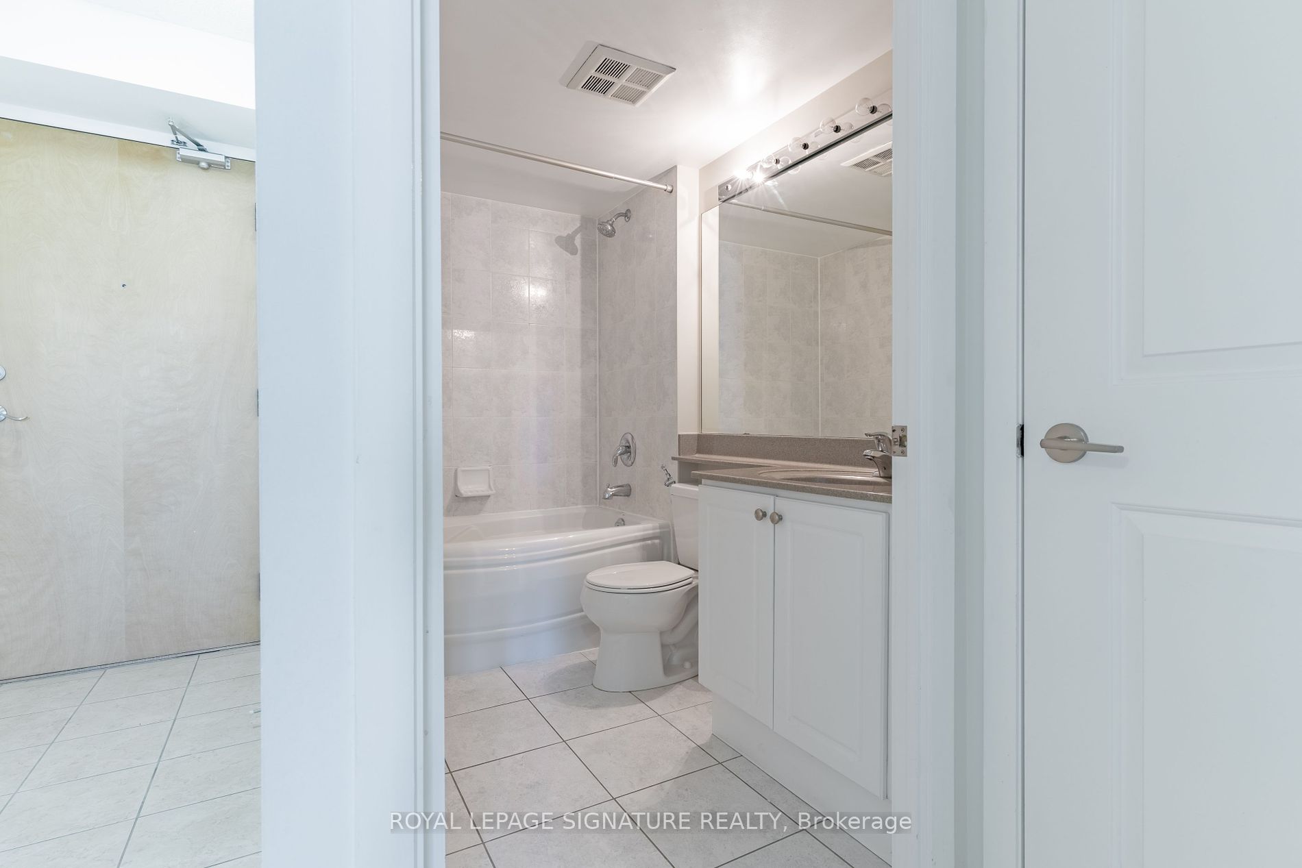 4968 Yonge St, #1708
