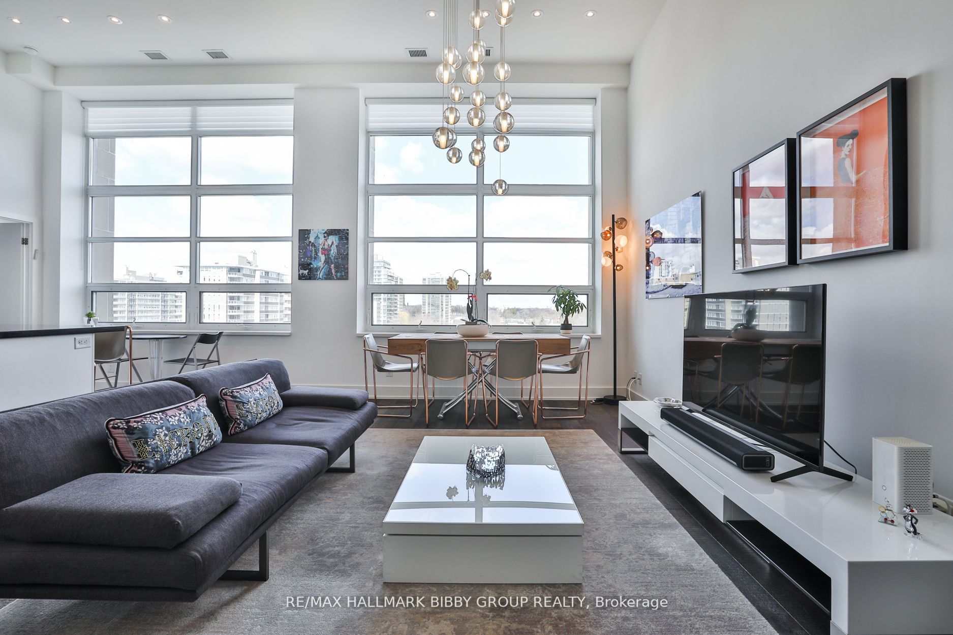 111 St Clair Ave W, #819