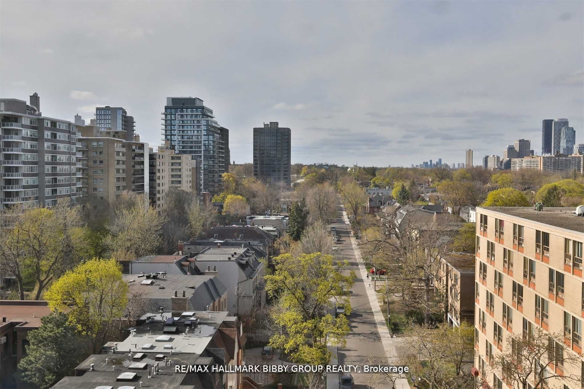 111 St Clair Ave W, #819