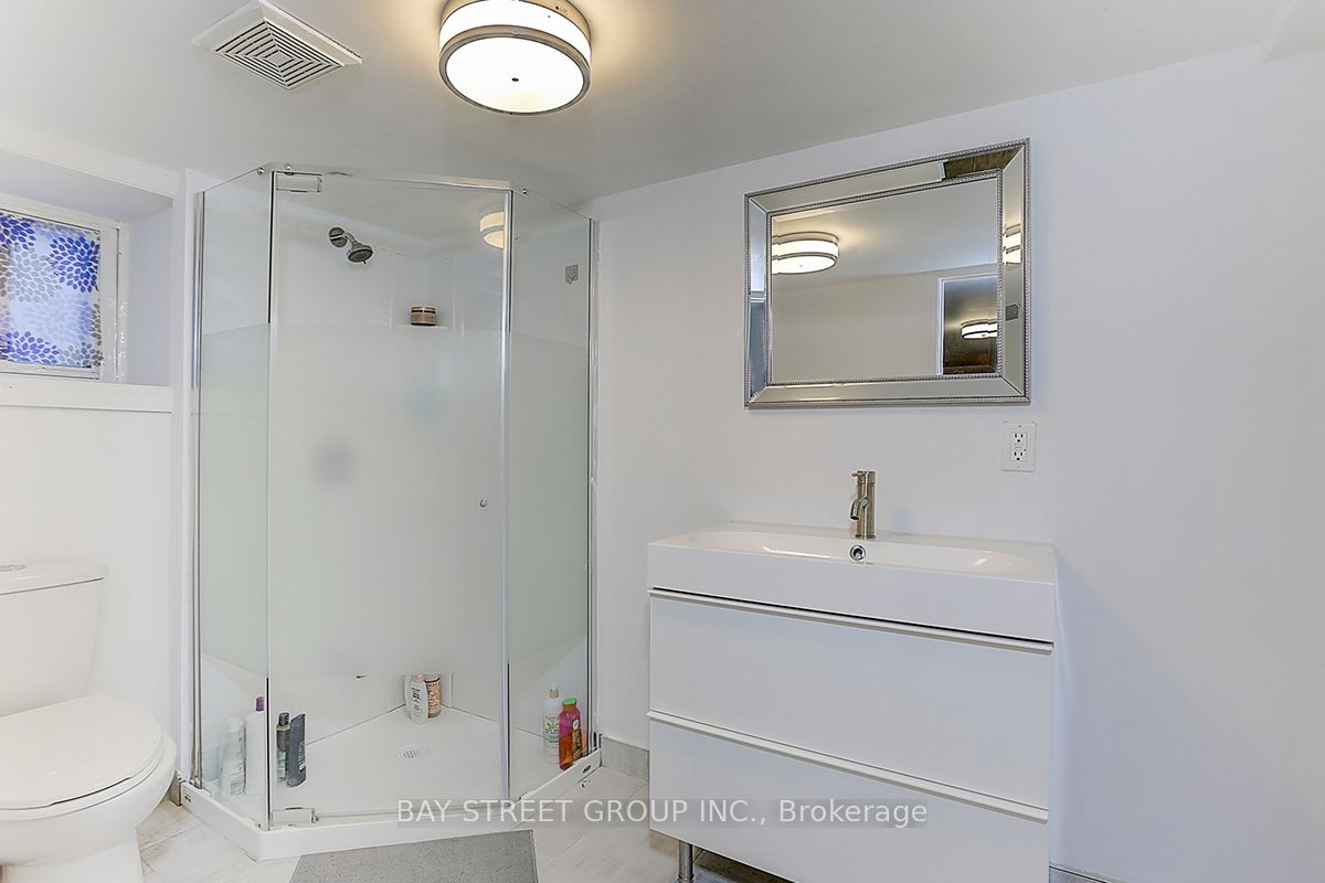 165 Howland Ave