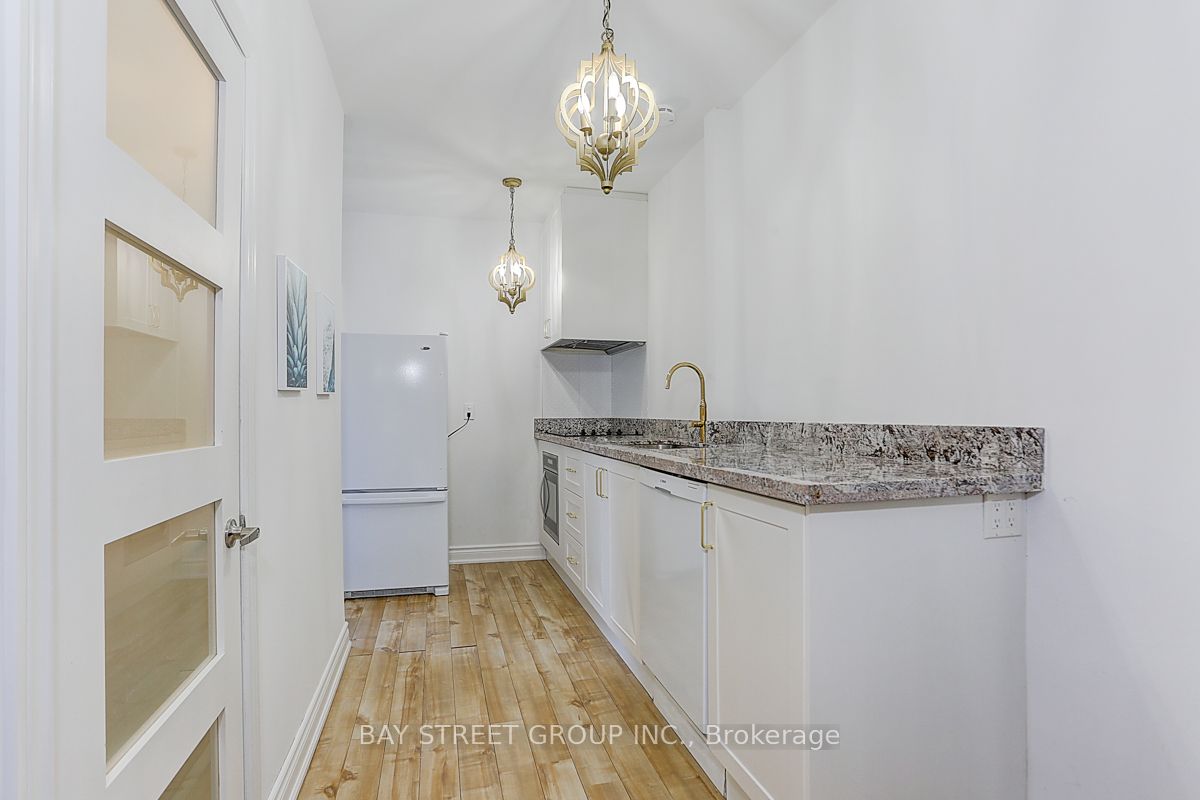 165 Howland Ave