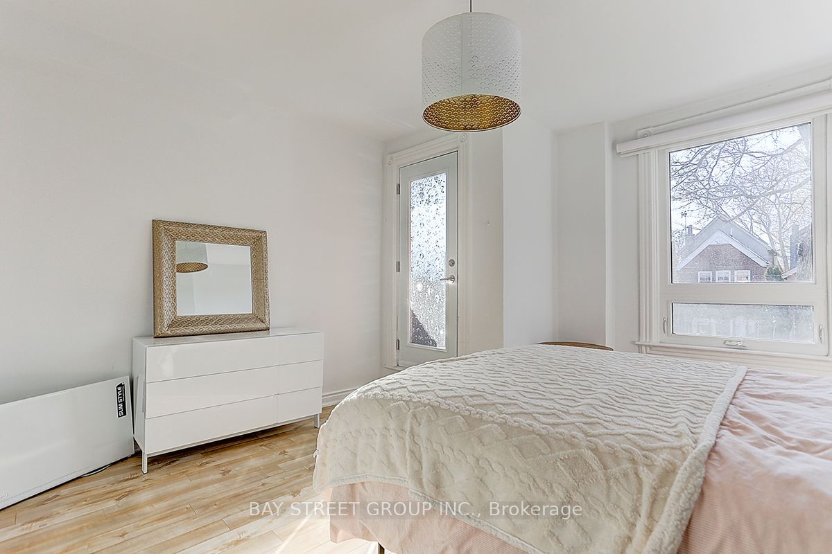 165 Howland Ave