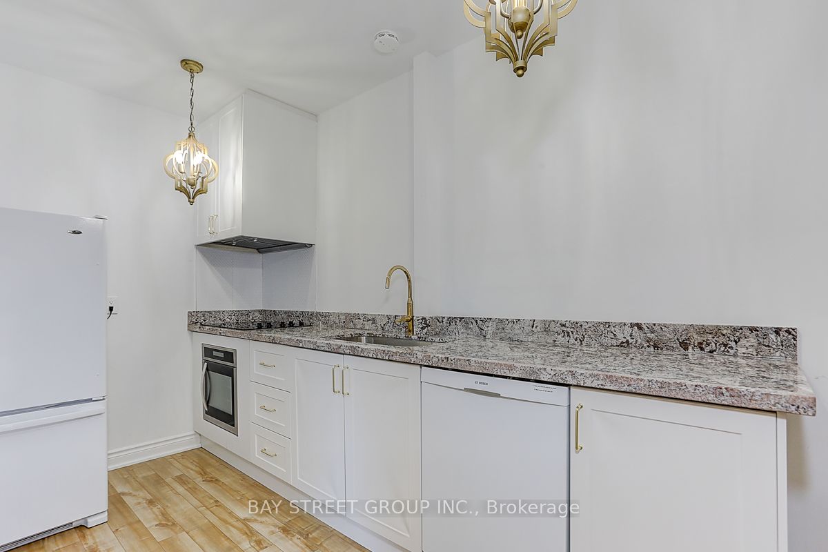165 Howland Ave