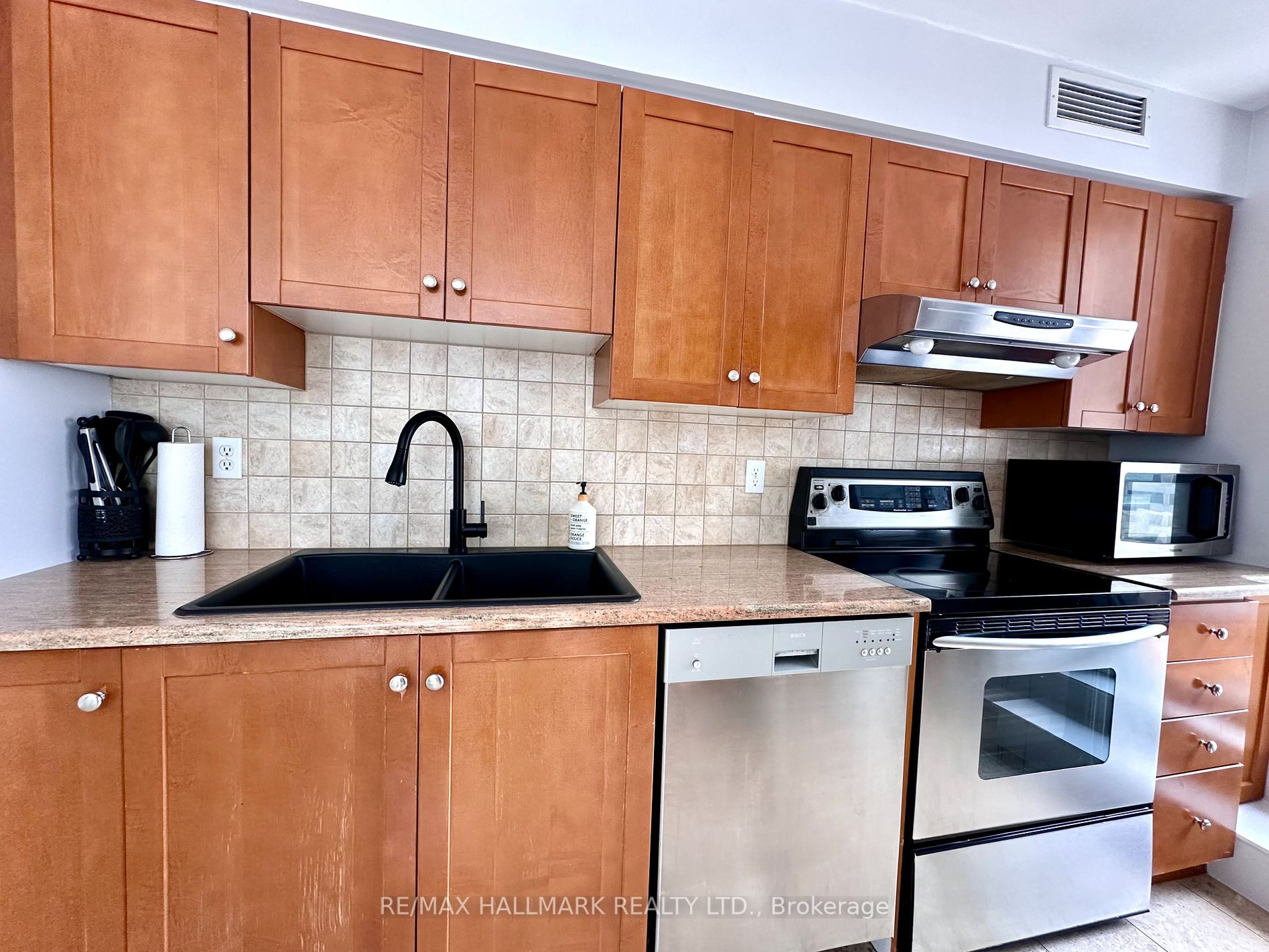 43 Eglinton Avenue E, #1902
