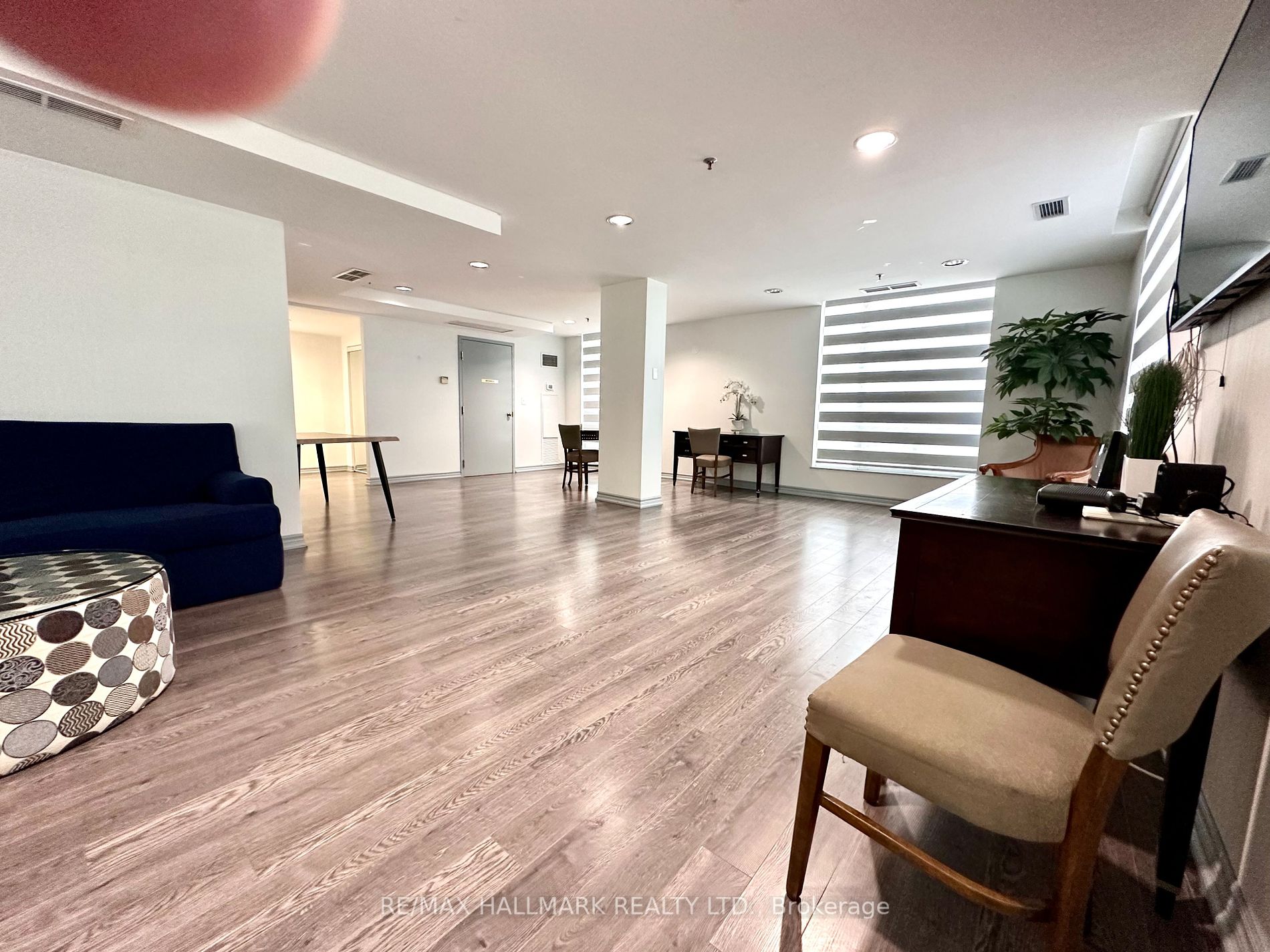 43 Eglinton Avenue E, #1902
