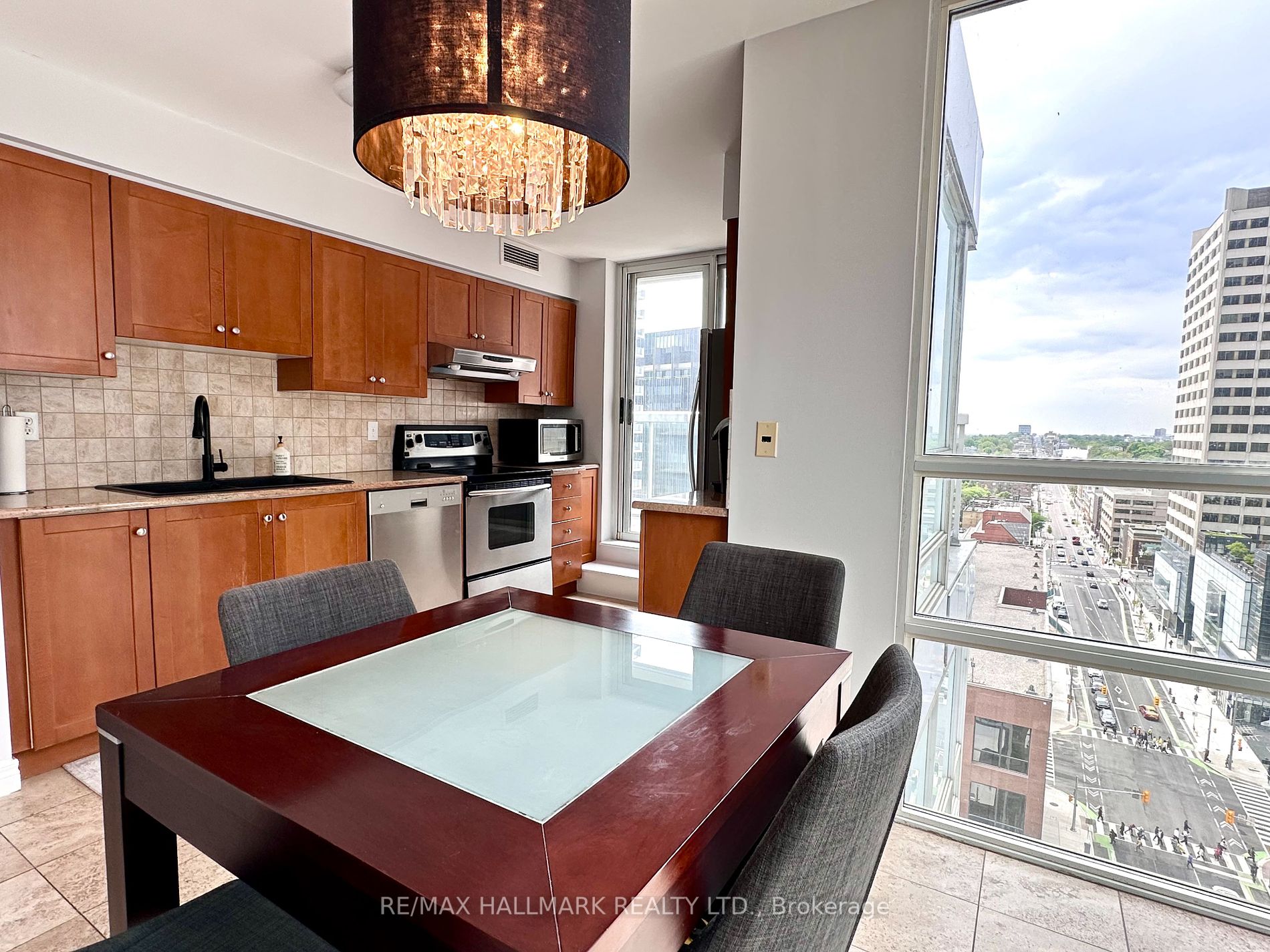 43 Eglinton Avenue E, #1902