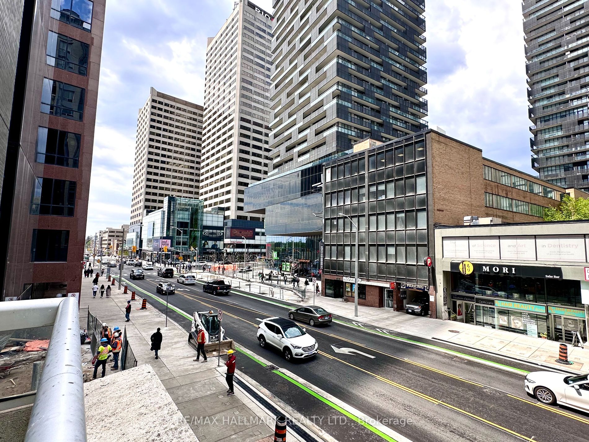 43 Eglinton Avenue E, #1902