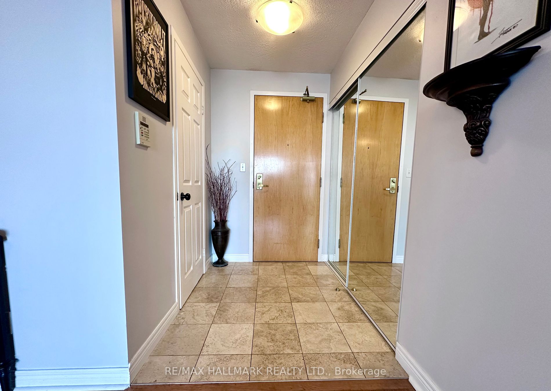 43 Eglinton Avenue E, #1902