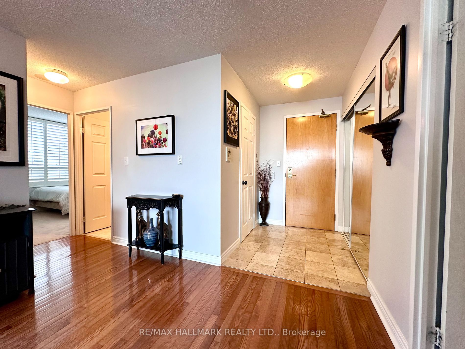 43 Eglinton Avenue E, #1902