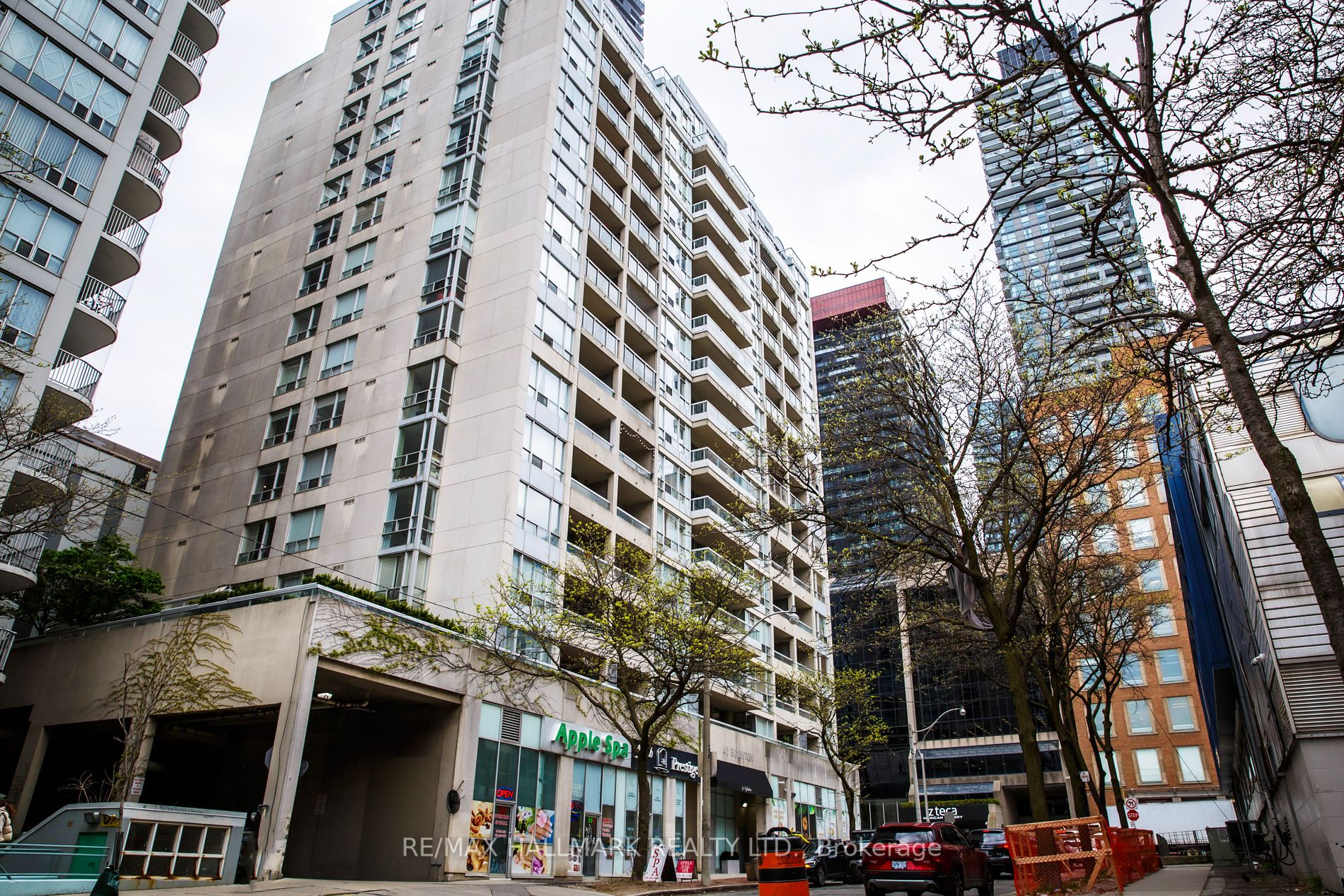 43 Eglinton Avenue E, #1902