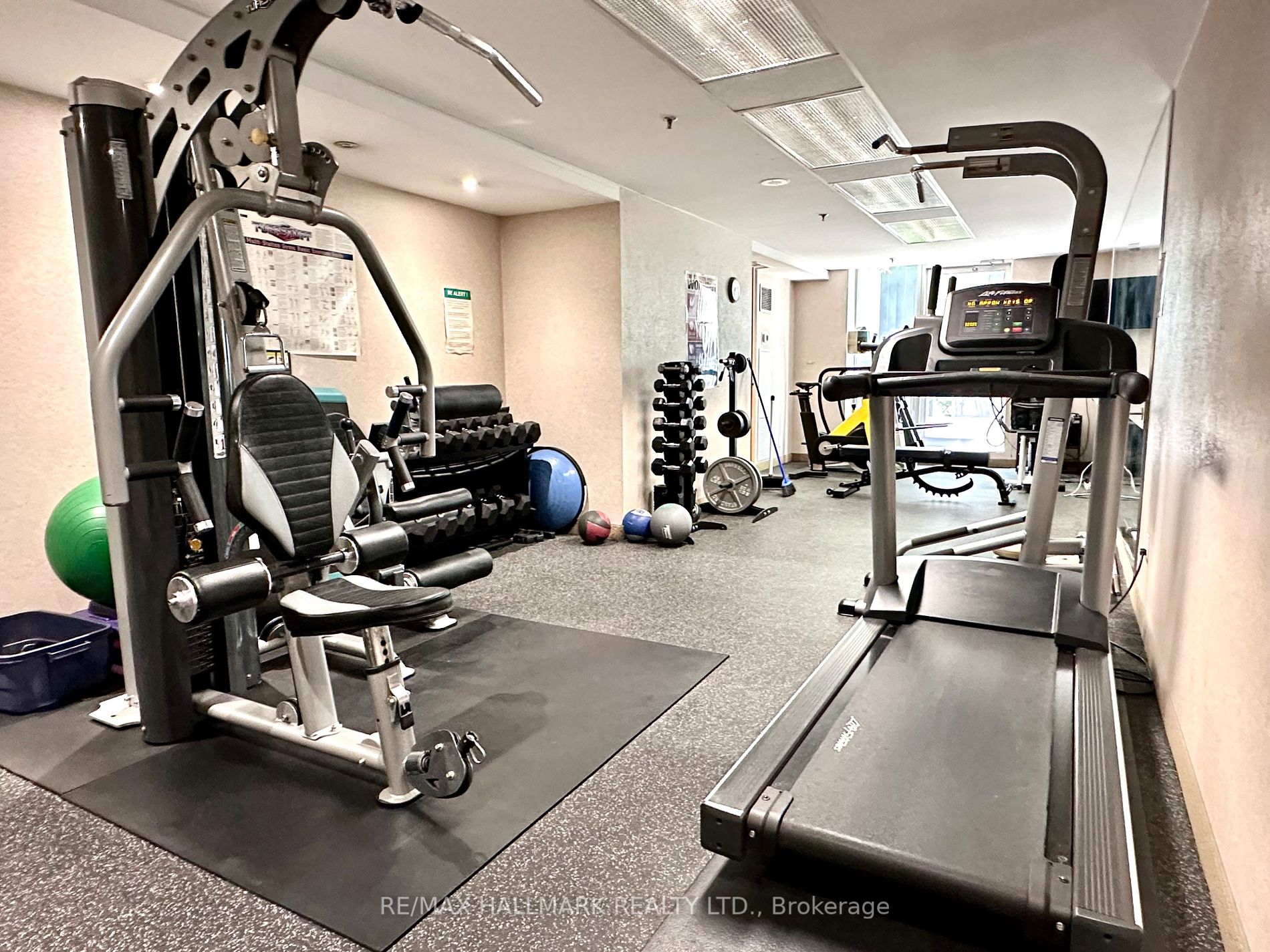 43 Eglinton Avenue E, #1902