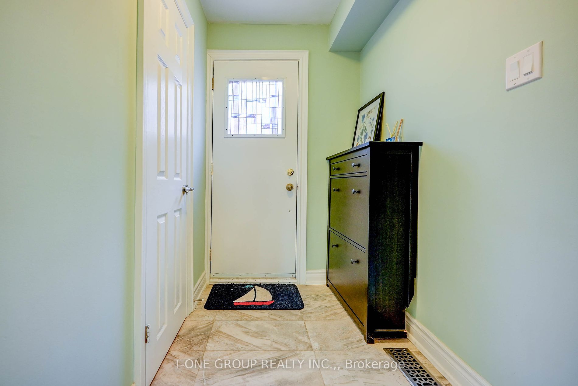 25 Greenyards Drive