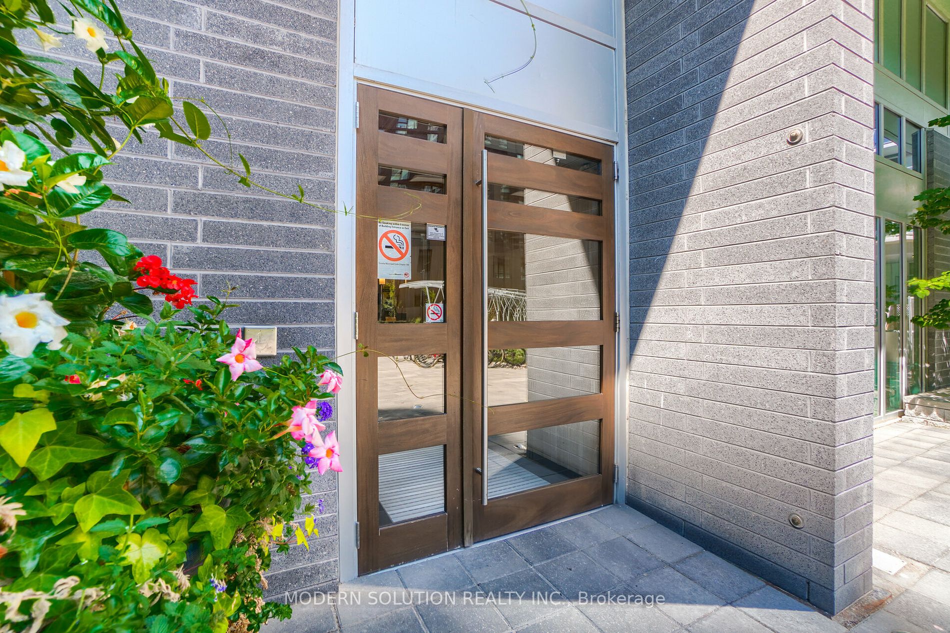 555 Wilson Ave W, #E109