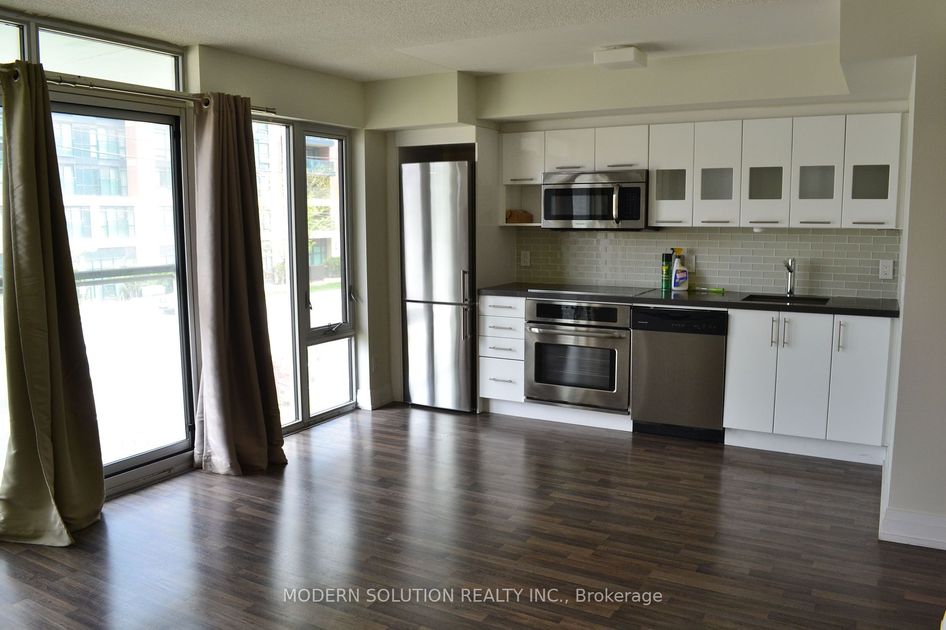 555 Wilson Ave W, #E109