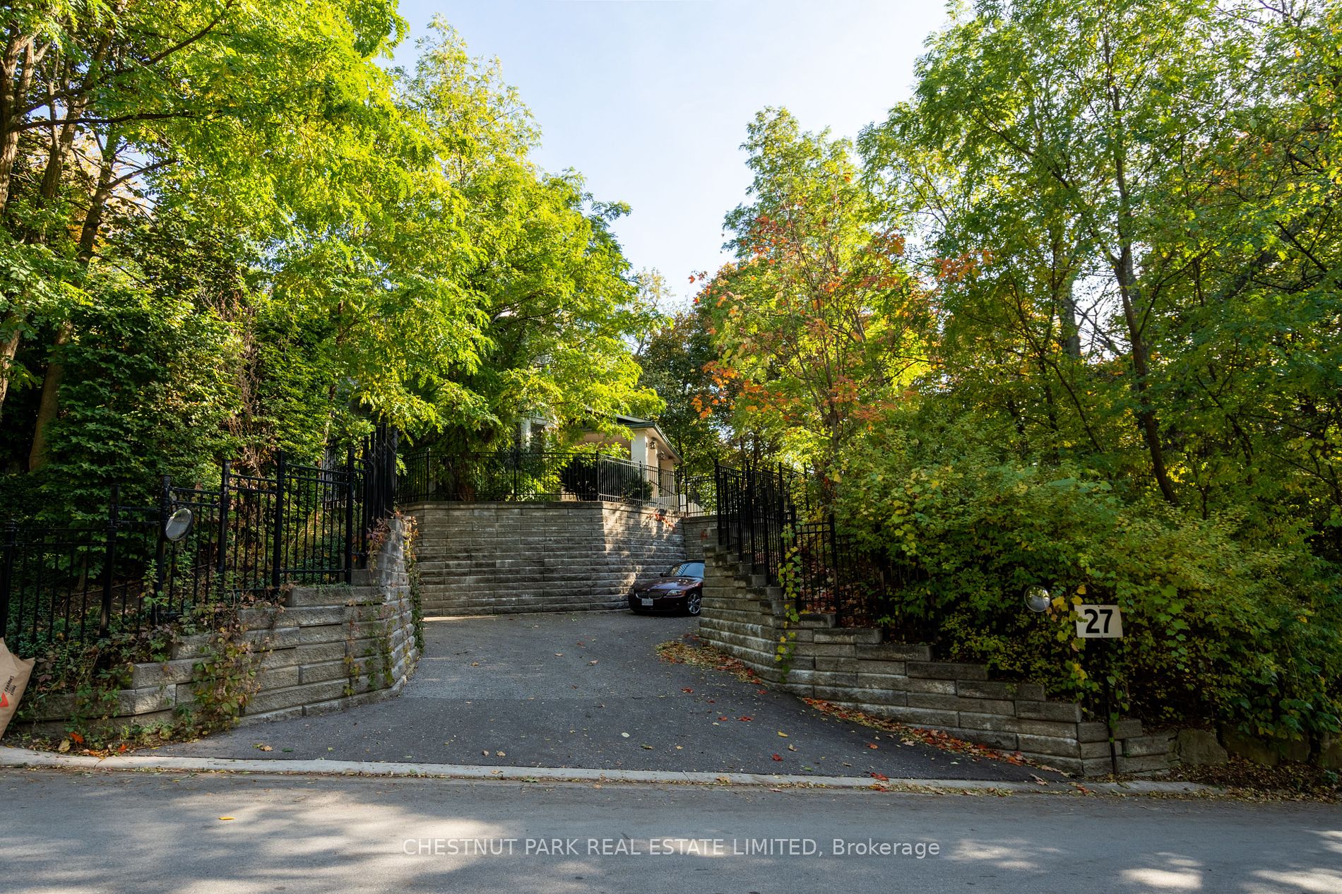 27 Old Yonge Street