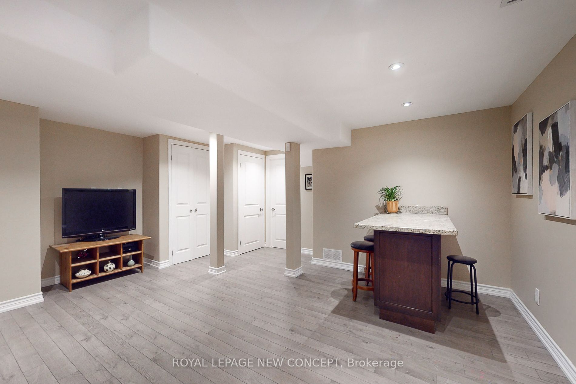 24 Fleetwell Court