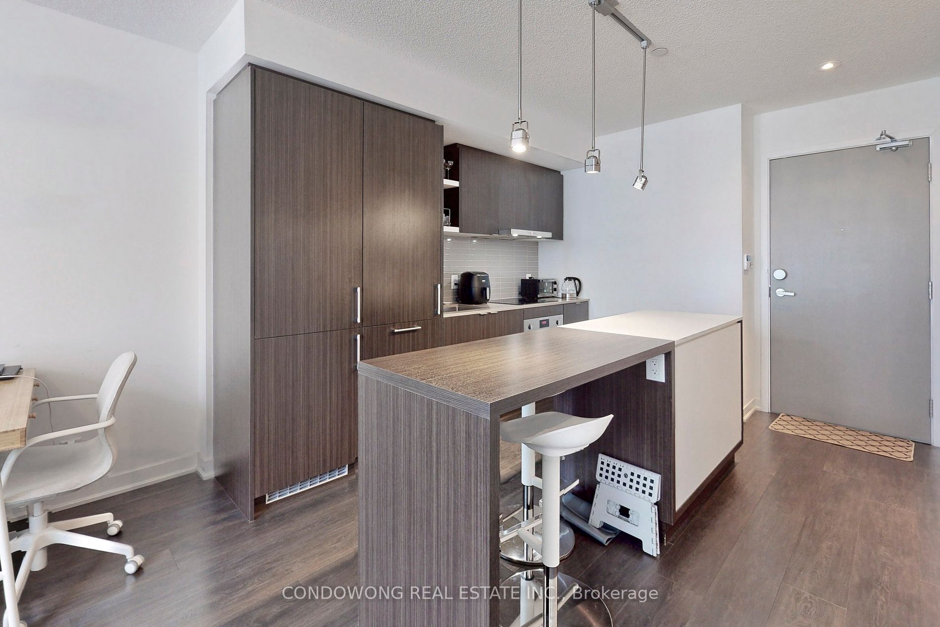 100 Harbour St, #1703