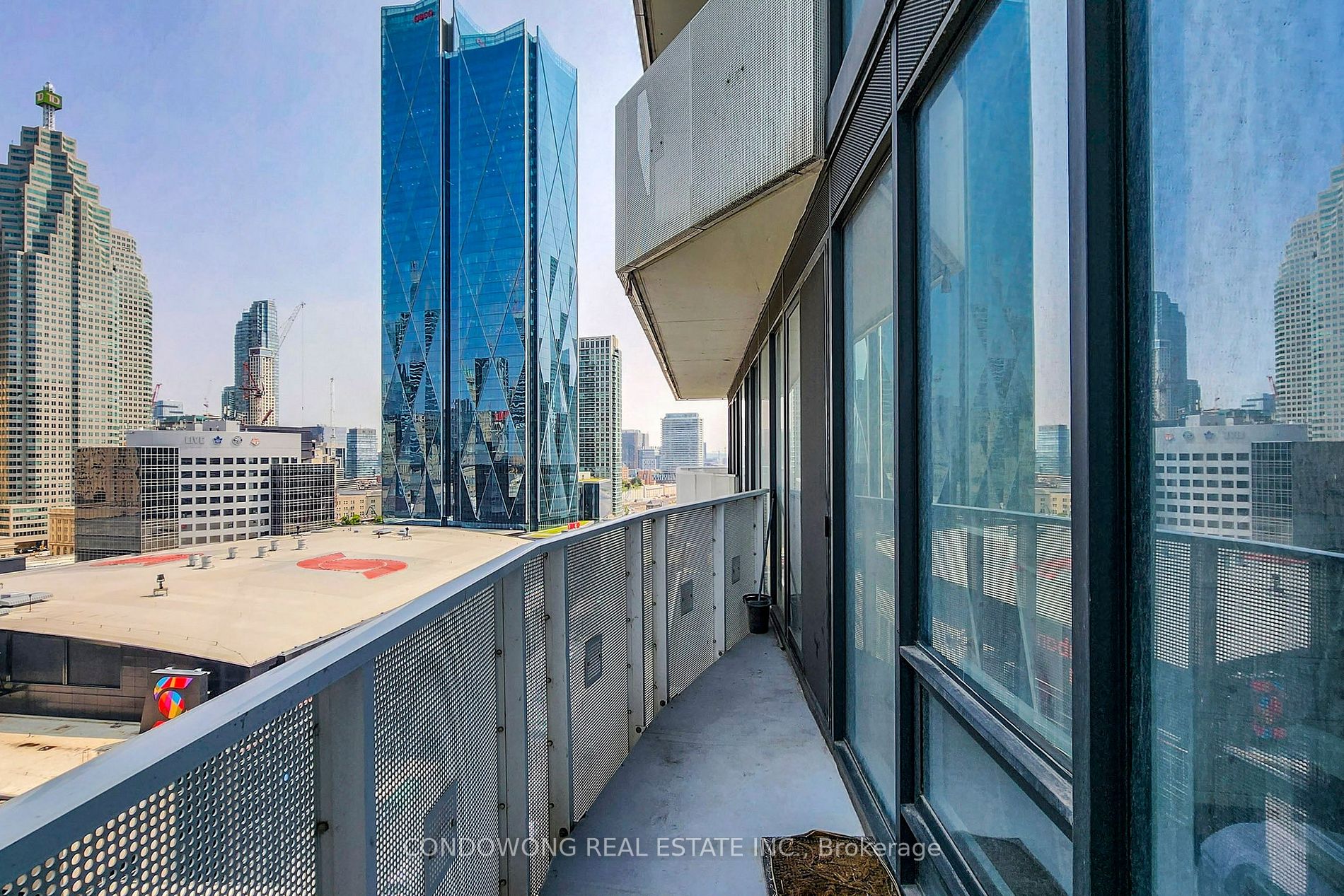 100 Harbour St, #1703