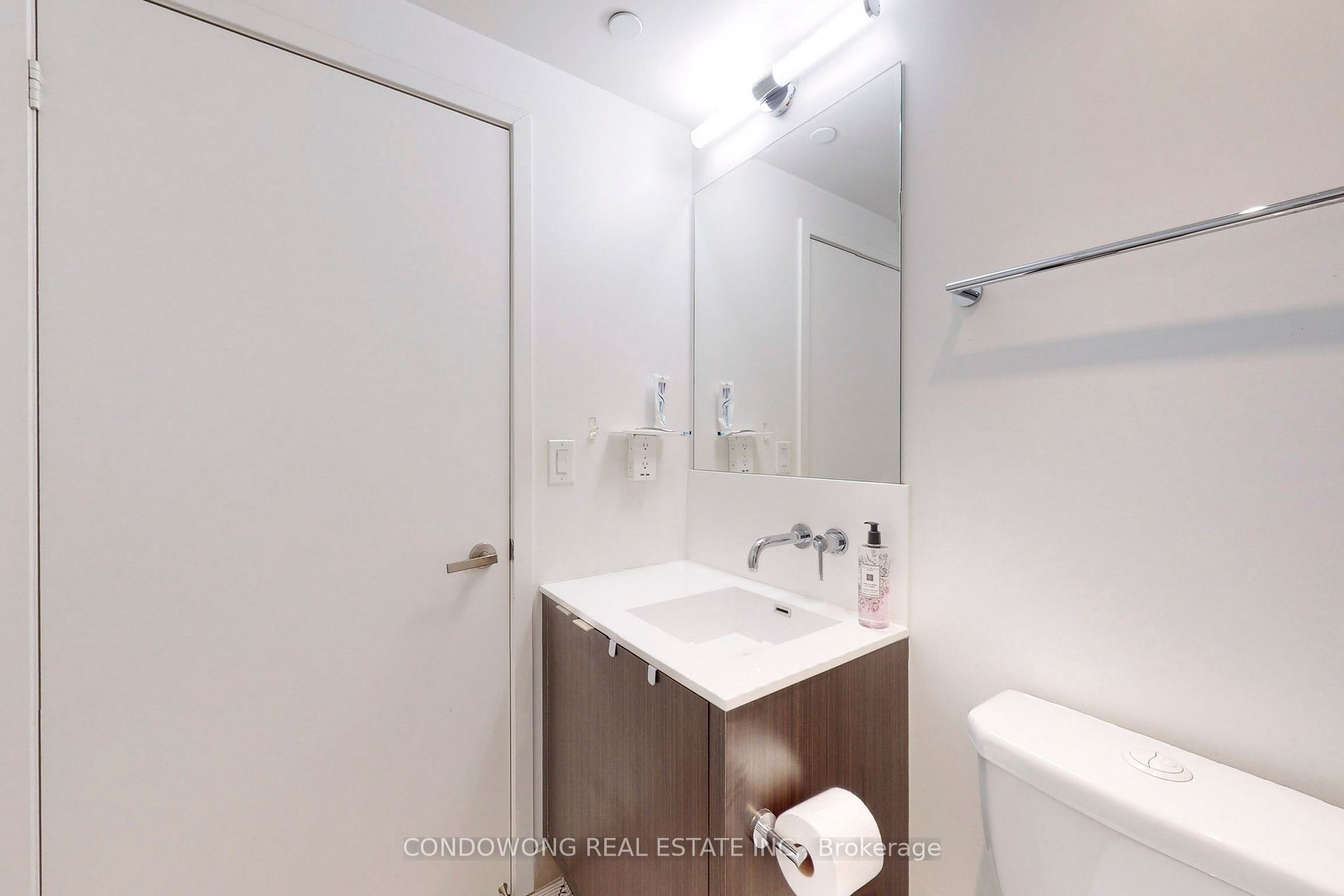 100 Harbour St, #1703