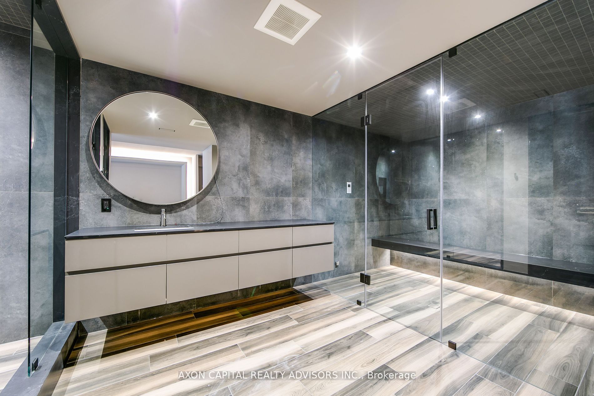 17 Chieftain Cres