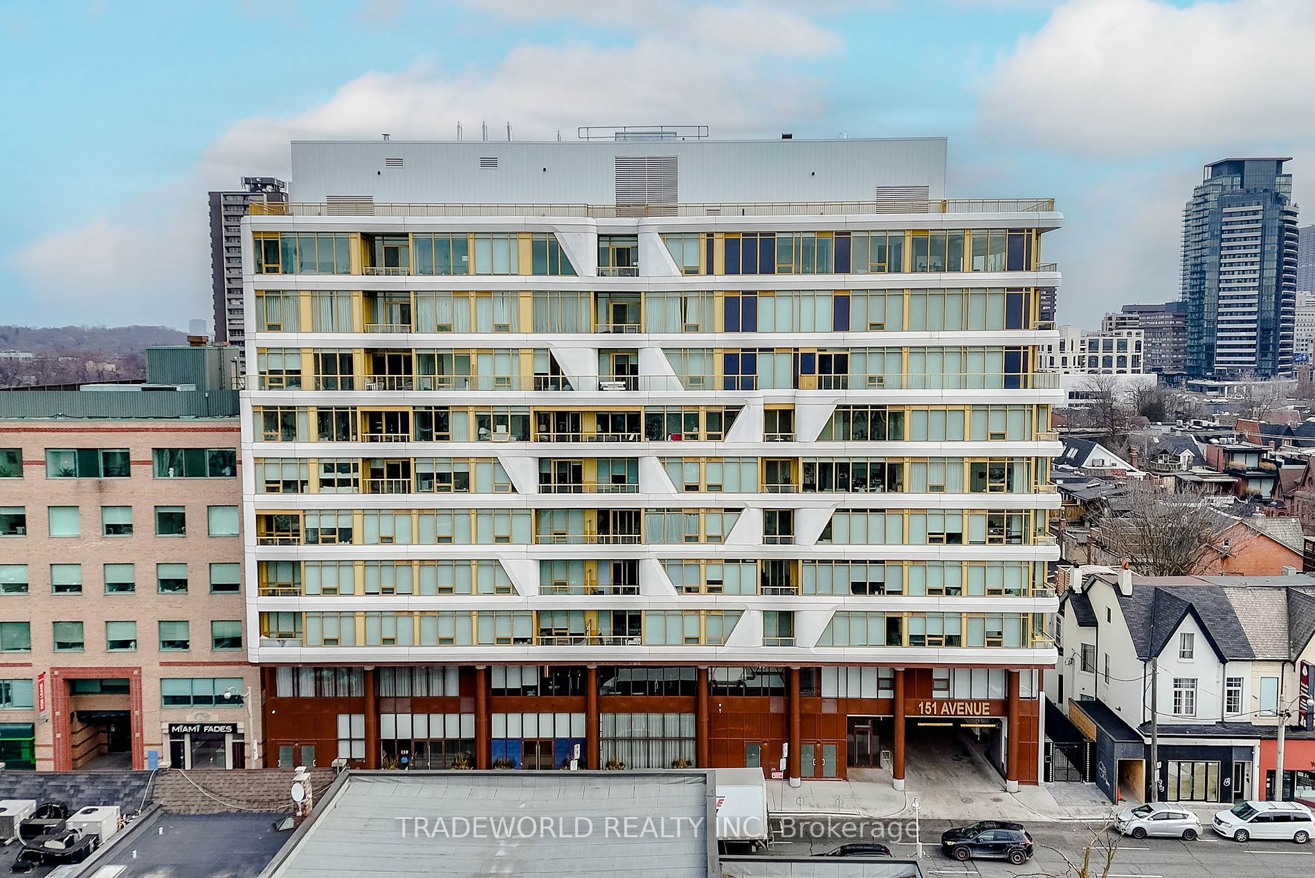 151 Avenue Road, #305