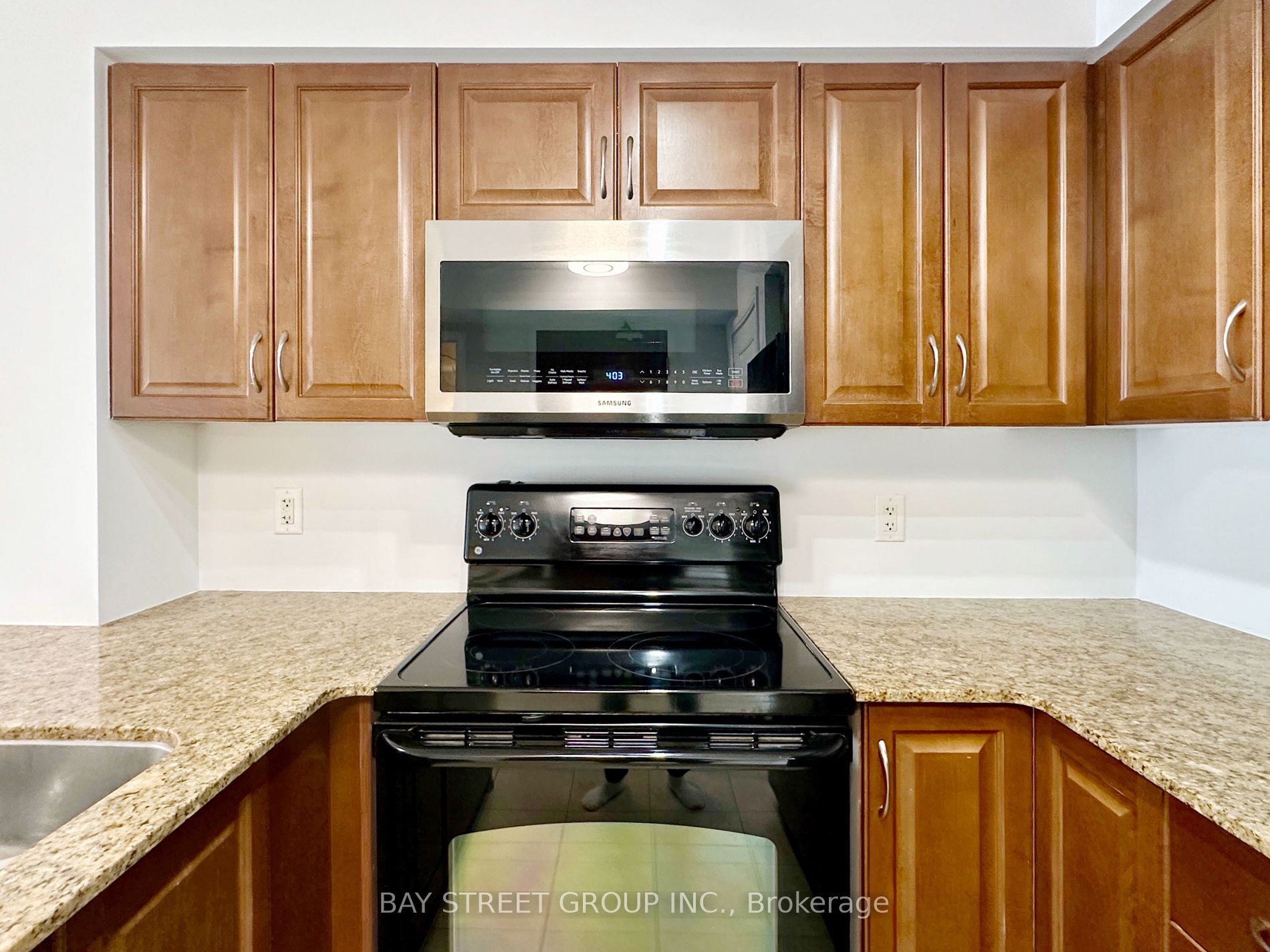 2181 Yonge St, #1406