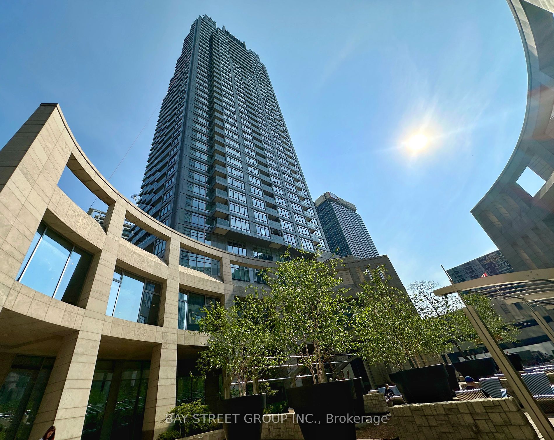 2181 Yonge St, #1406