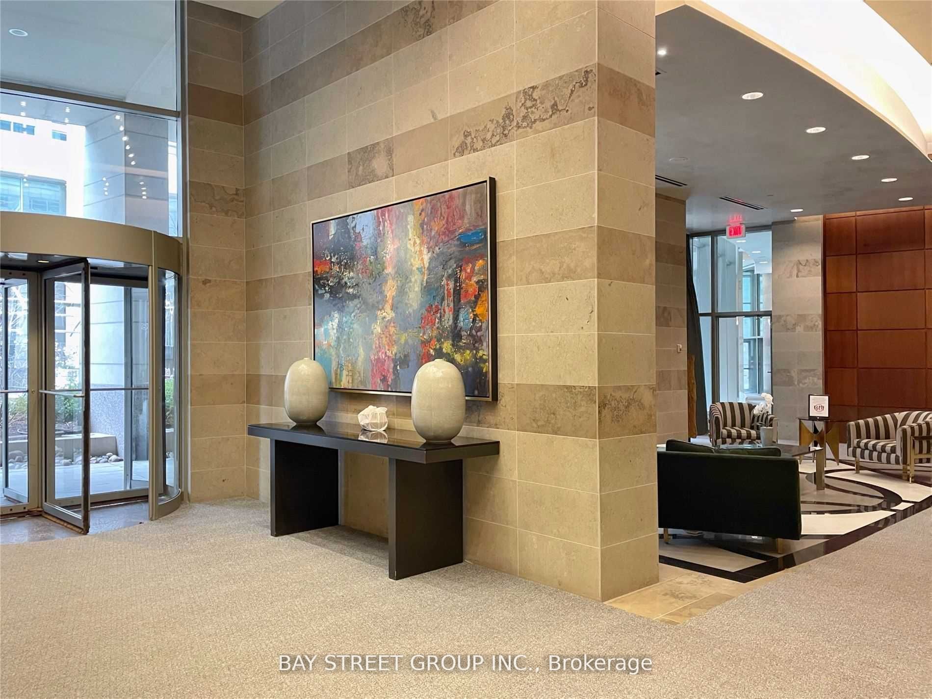 2181 Yonge St, #1406