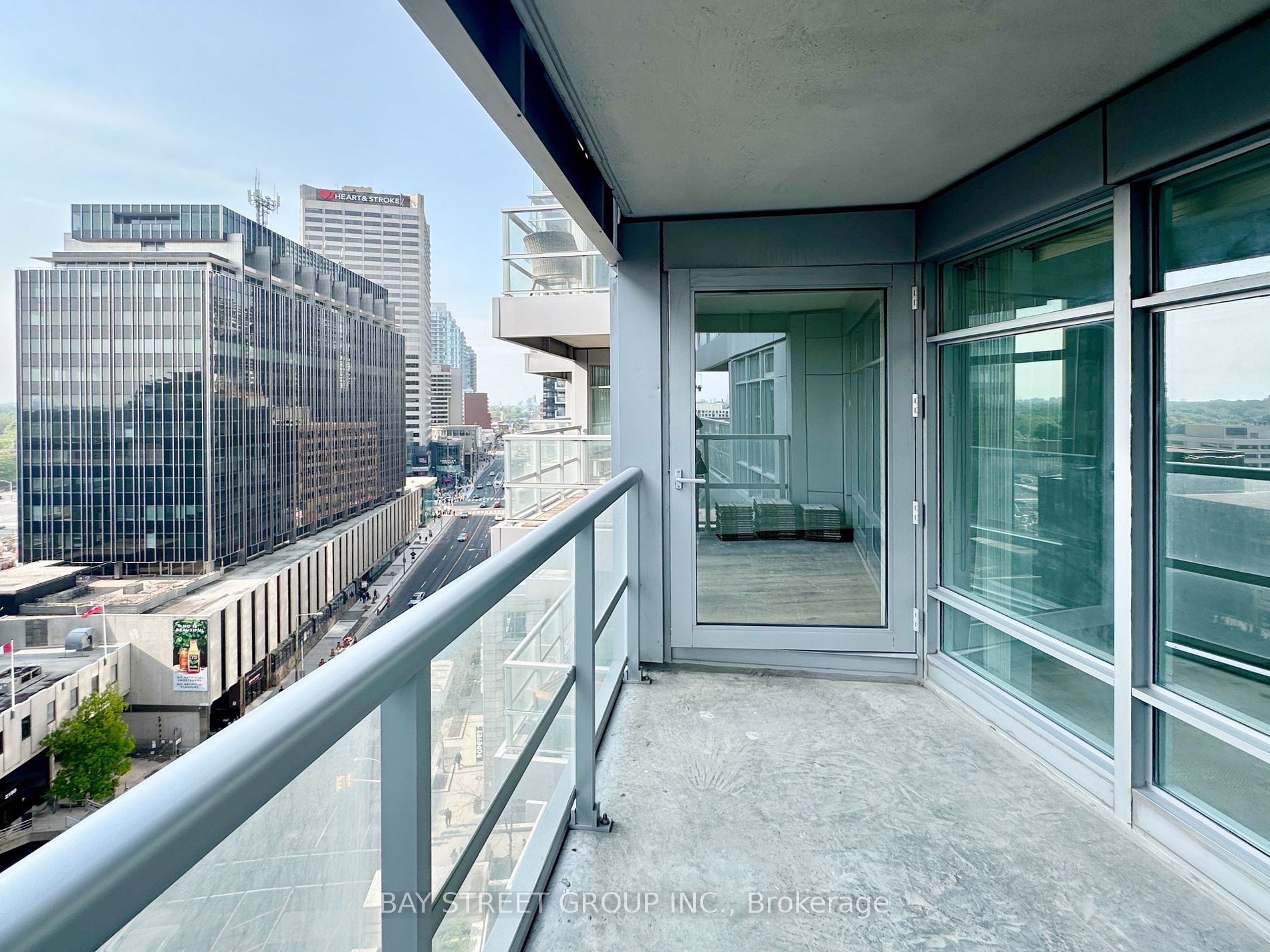2181 Yonge St, #1406