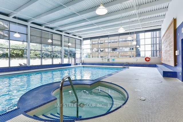 2181 Yonge St, #1406