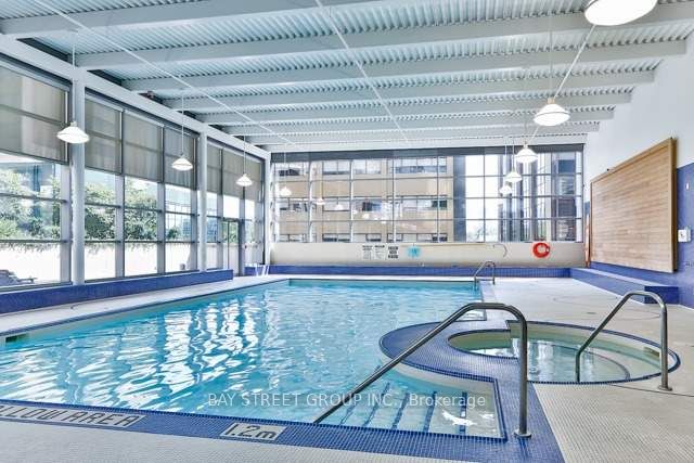 2181 Yonge St, #1406