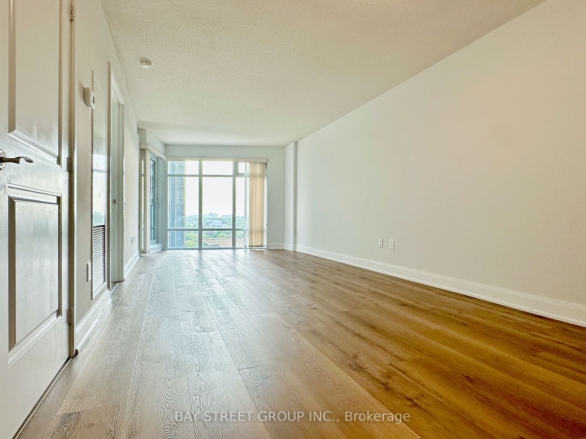 2181 Yonge St, #1406