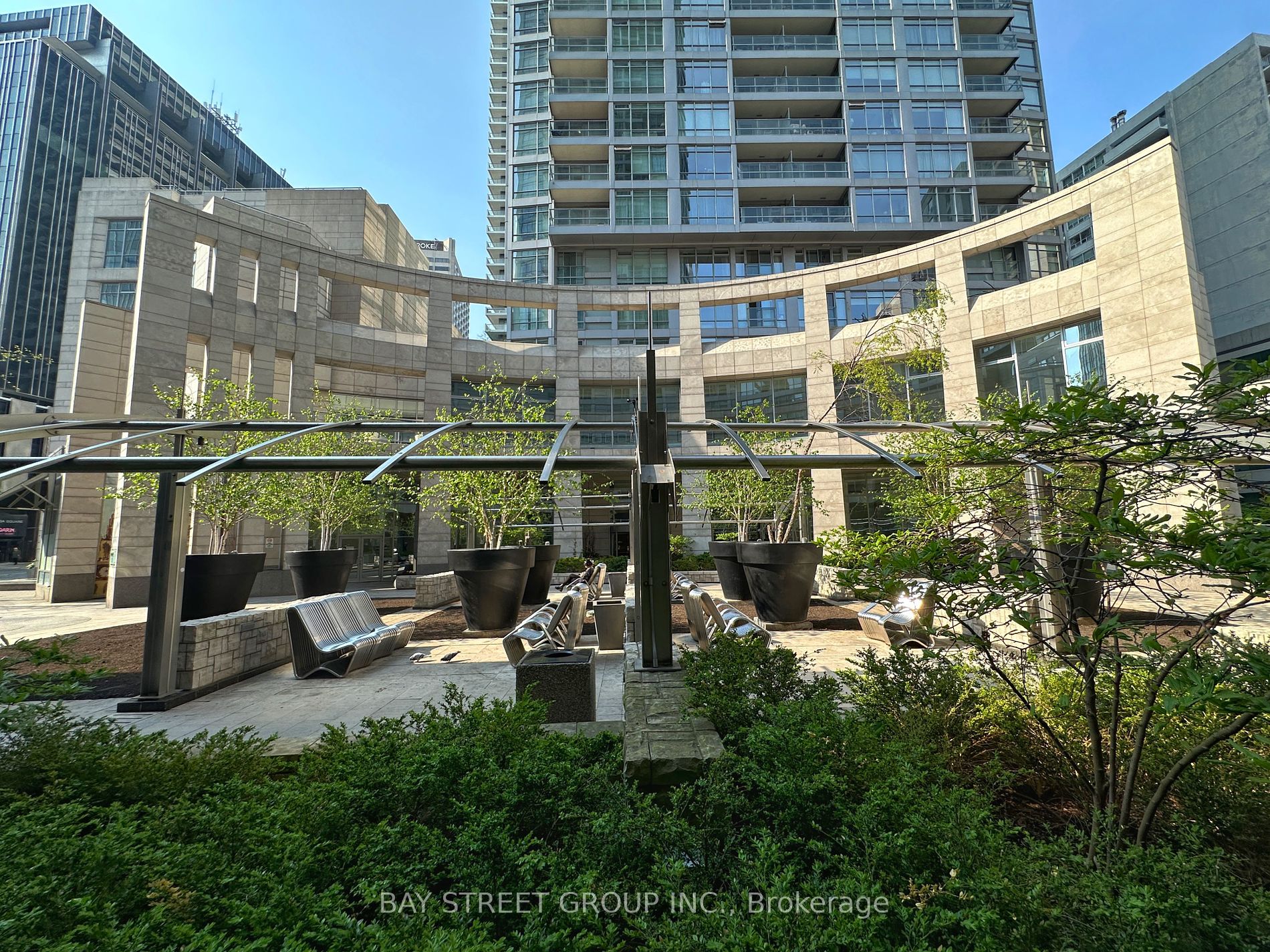 2181 Yonge St, #1406