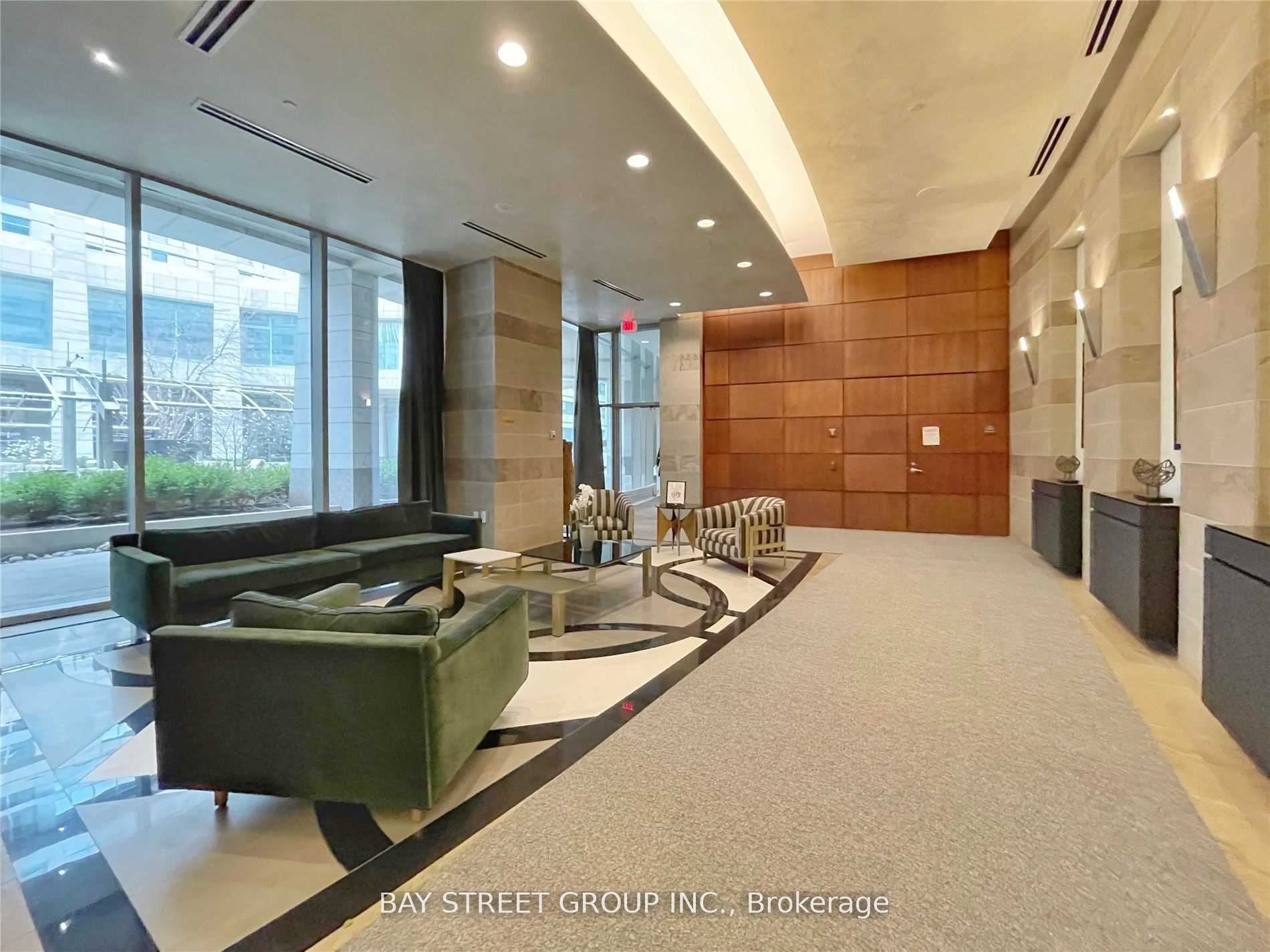 2181 Yonge St, #1406