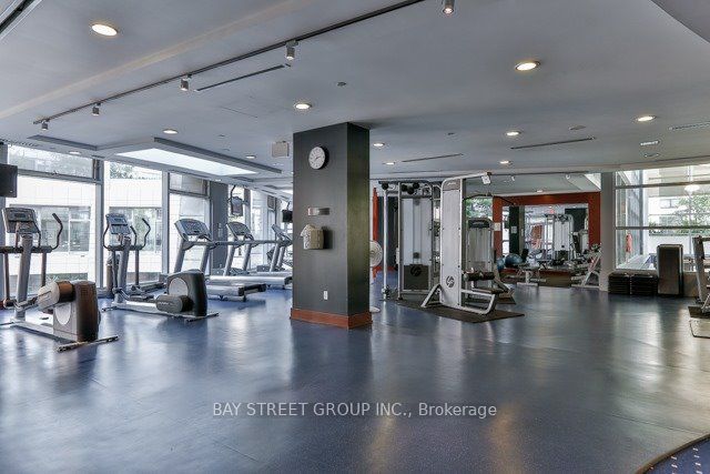 2181 Yonge St, #1406