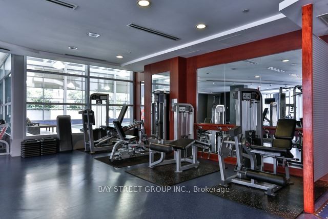 2181 Yonge St, #1406