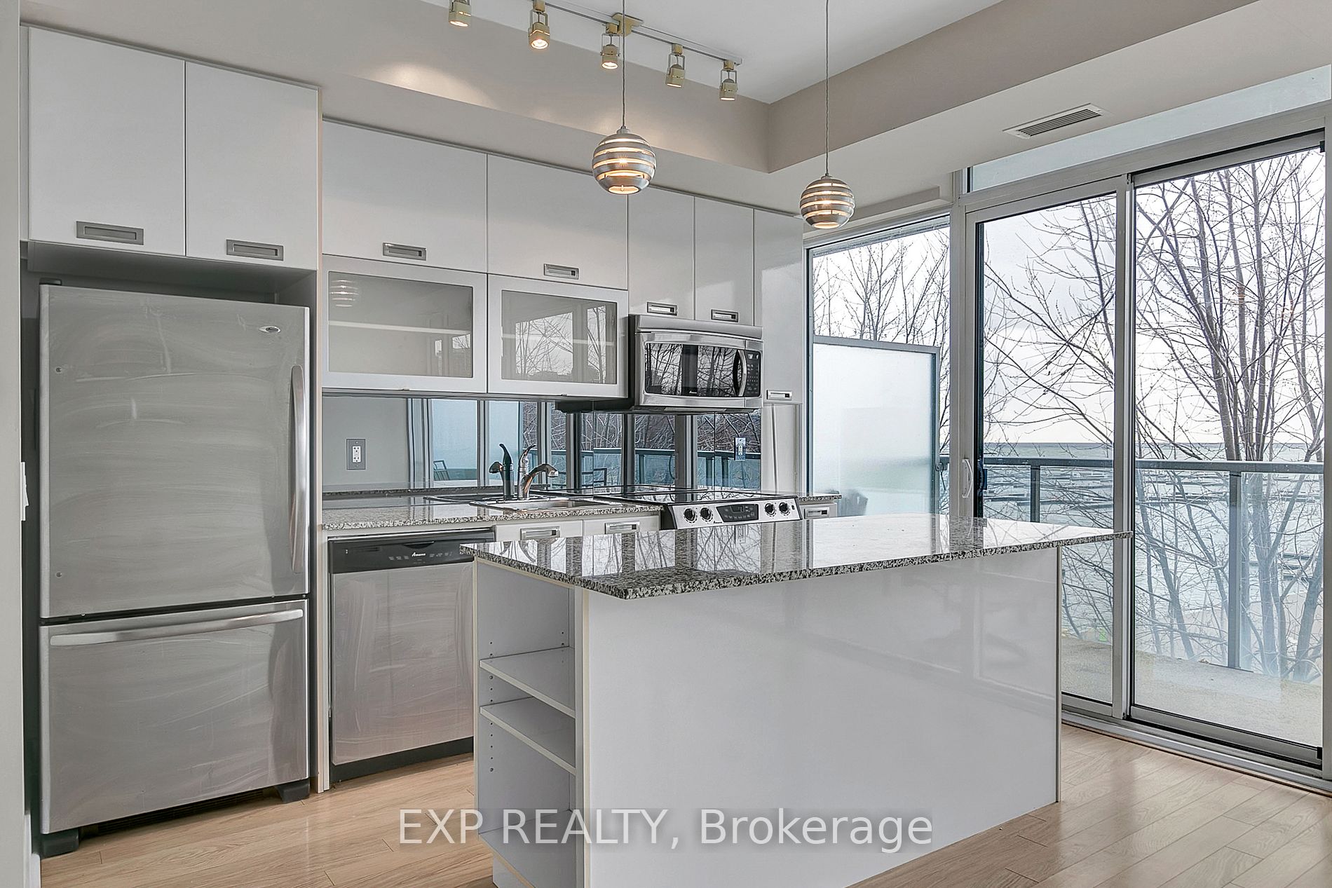 90 Stadium Rd, #325