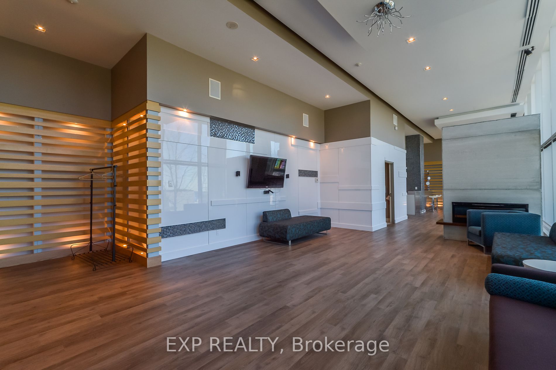 90 Stadium Rd, #325