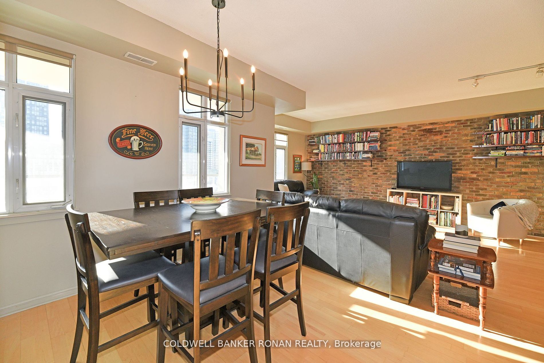 550 Front St W, #602
