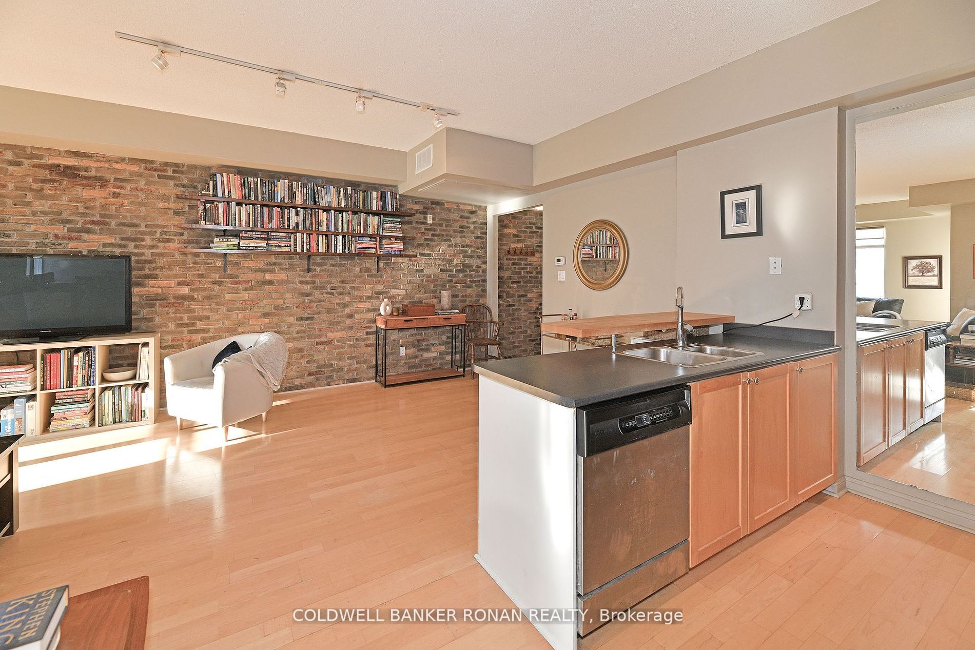 550 Front St W, #602