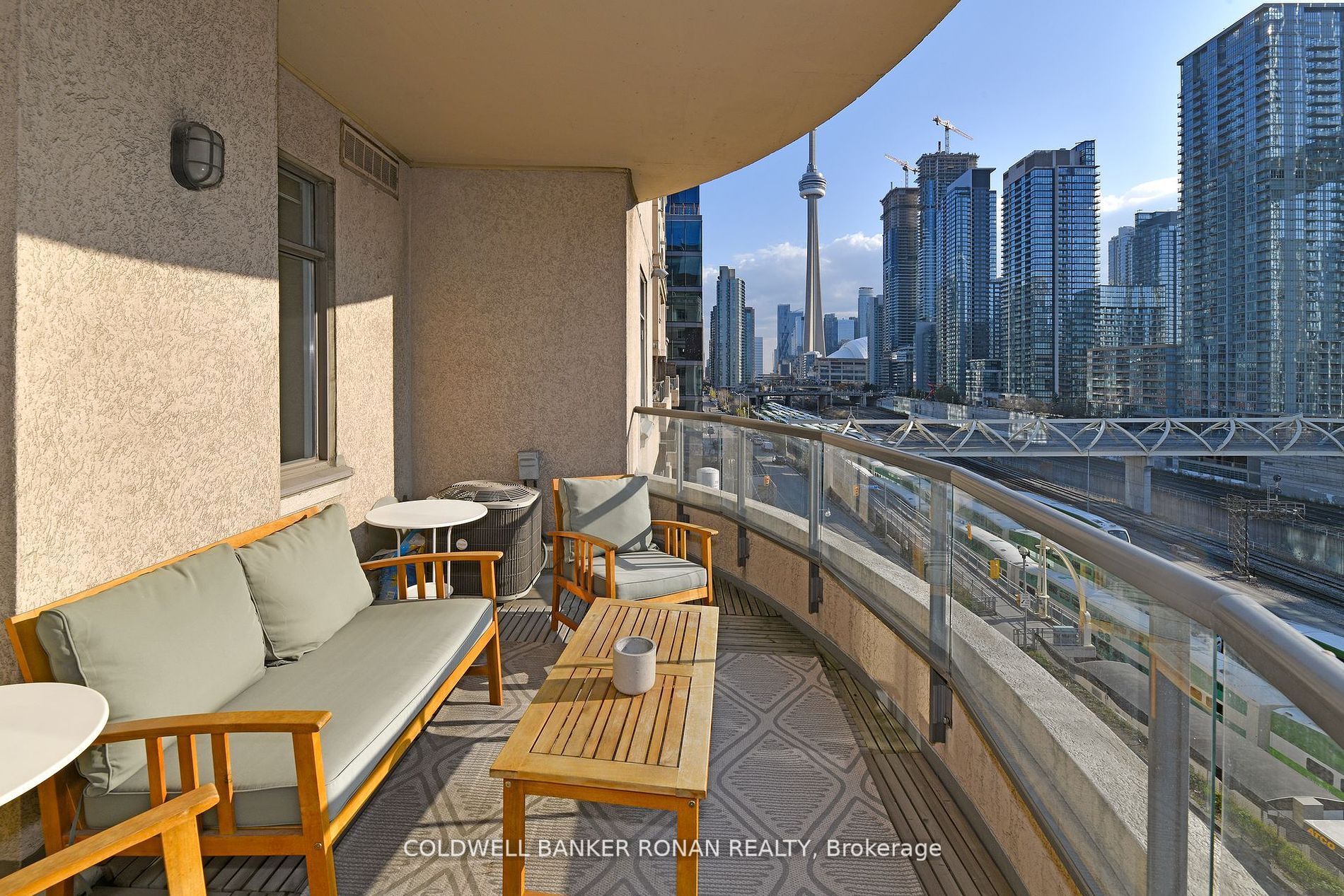 550 Front St W, #602