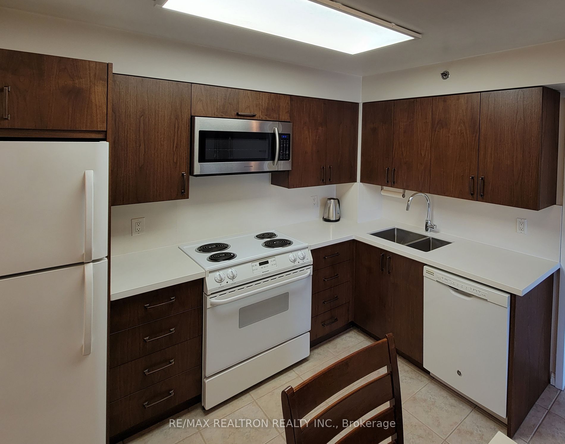 2 Neptune Dr, #801