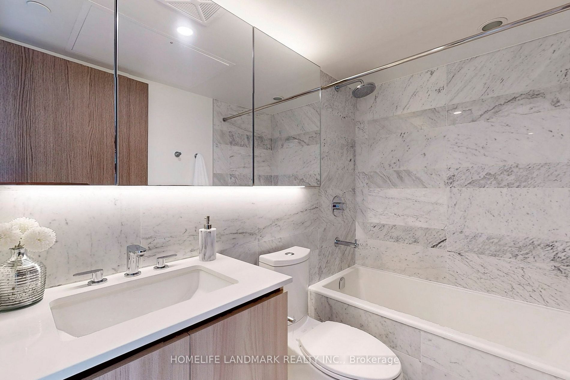 17 Bathurst St, #2712