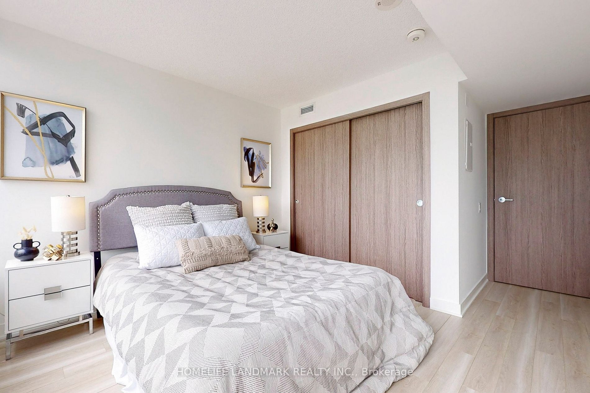 17 Bathurst St, #2712