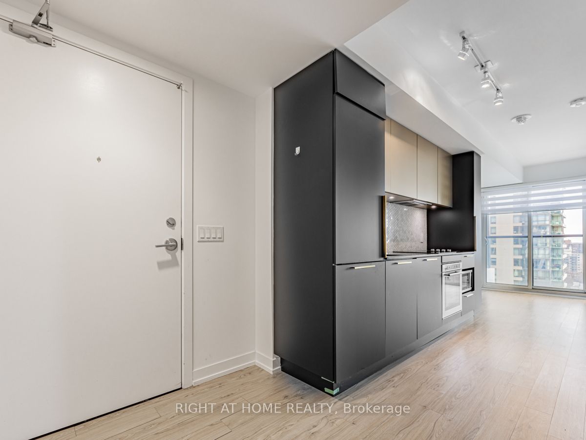 85 Wood Street, #1615