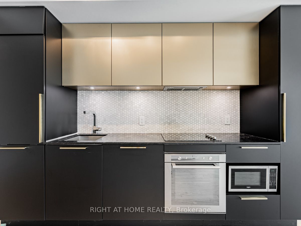 85 Wood Street, #1615