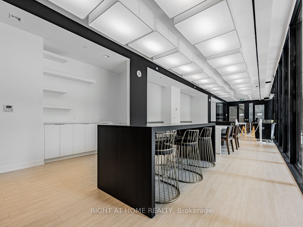 85 Wood Street, #1615