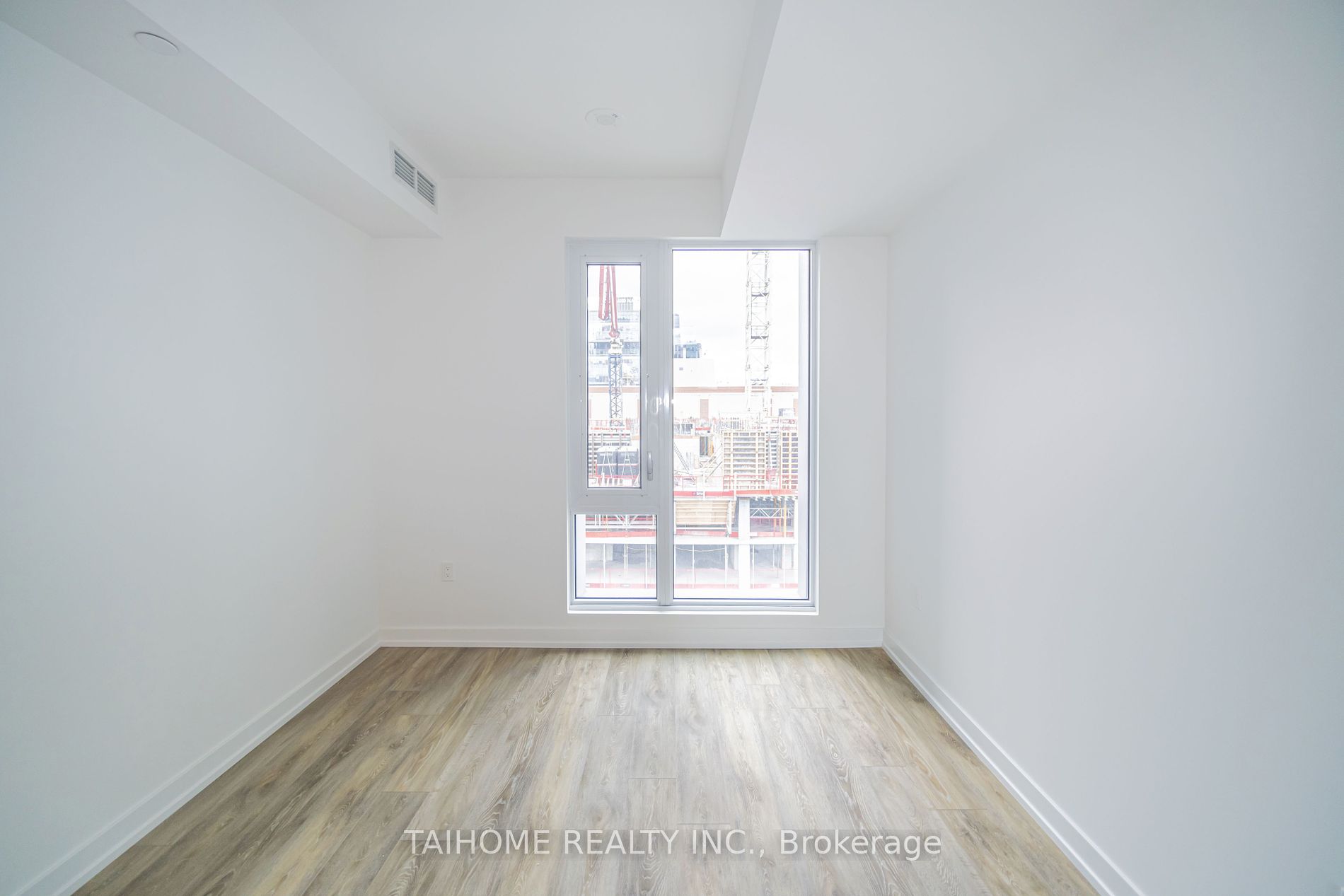 158 Front Street E #813