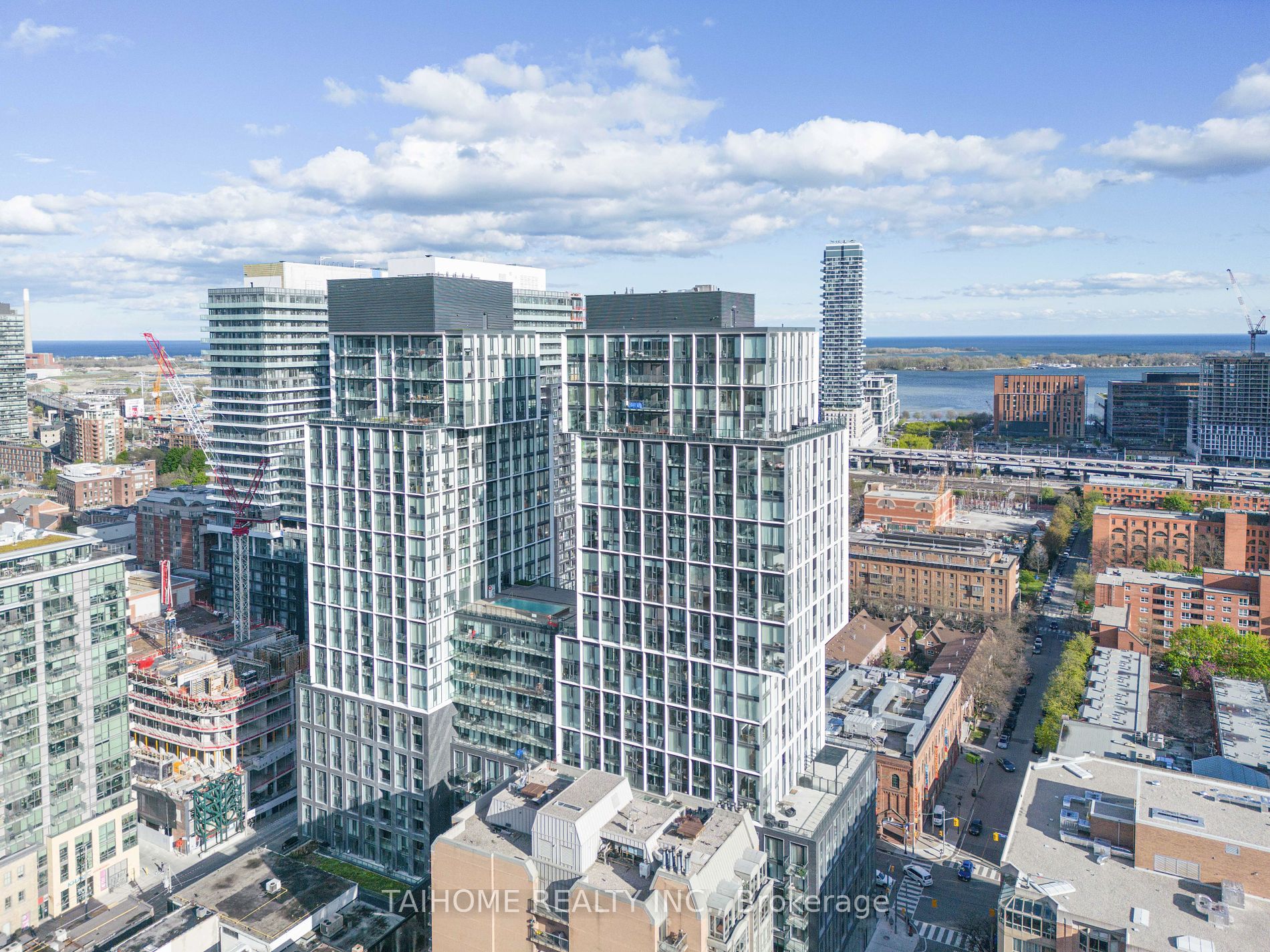 158 Front Street E #813